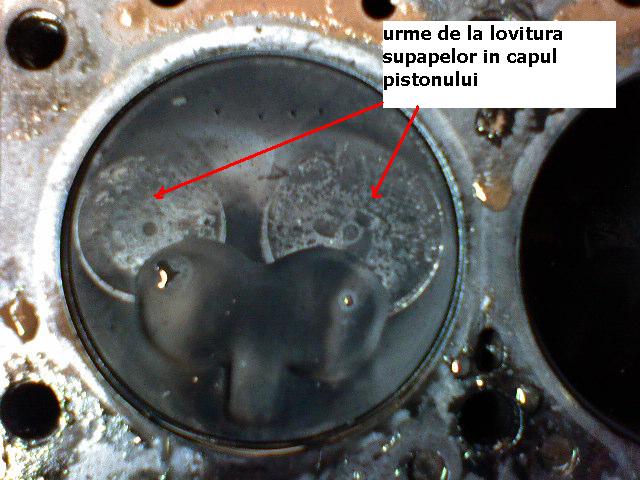 urme de supape in piston.JPG